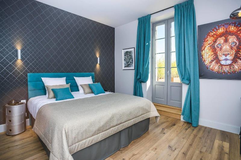 Clos Castel Villas Кастелжалу Екстериор снимка