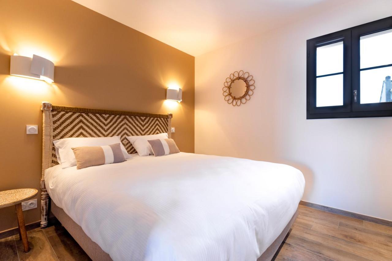 Clos Castel Villas Кастелжалу Екстериор снимка