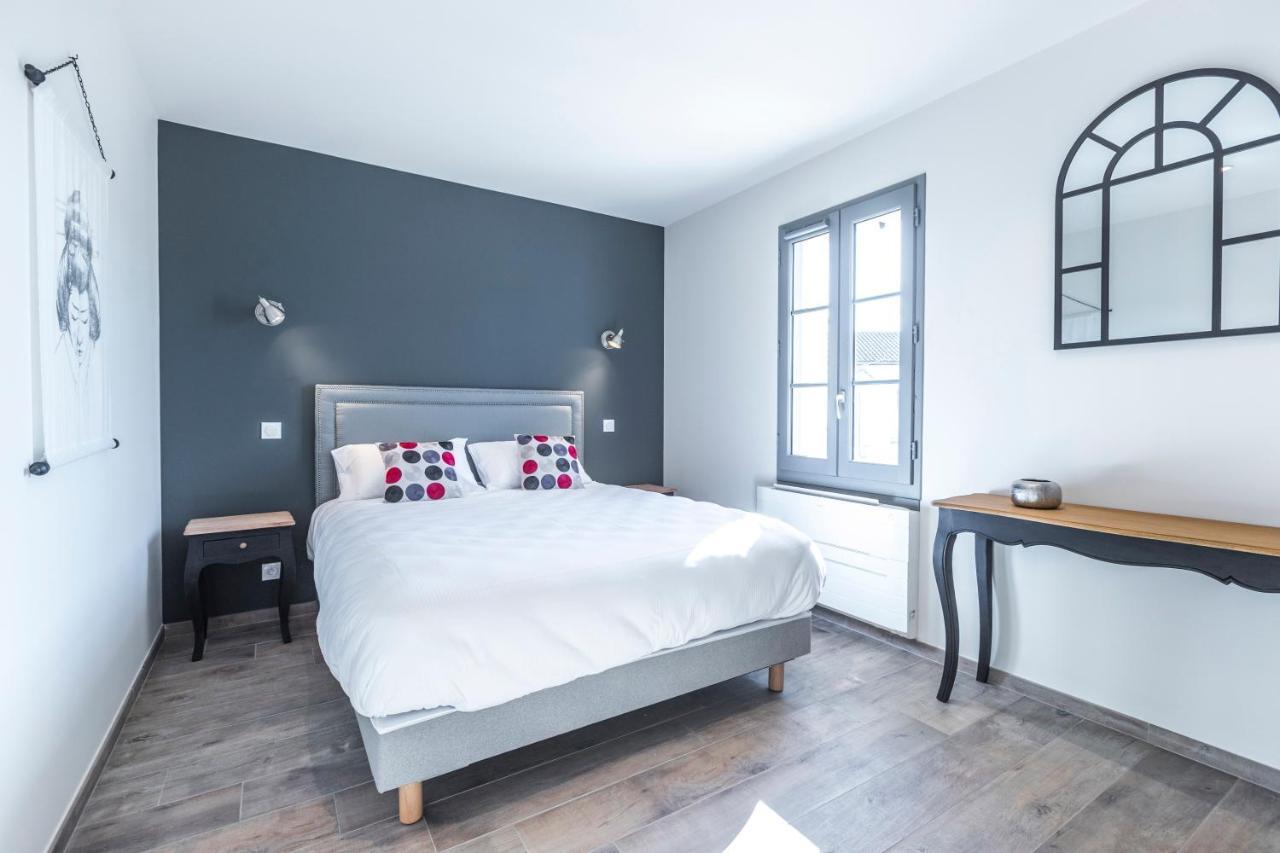 Clos Castel Villas Кастелжалу Екстериор снимка