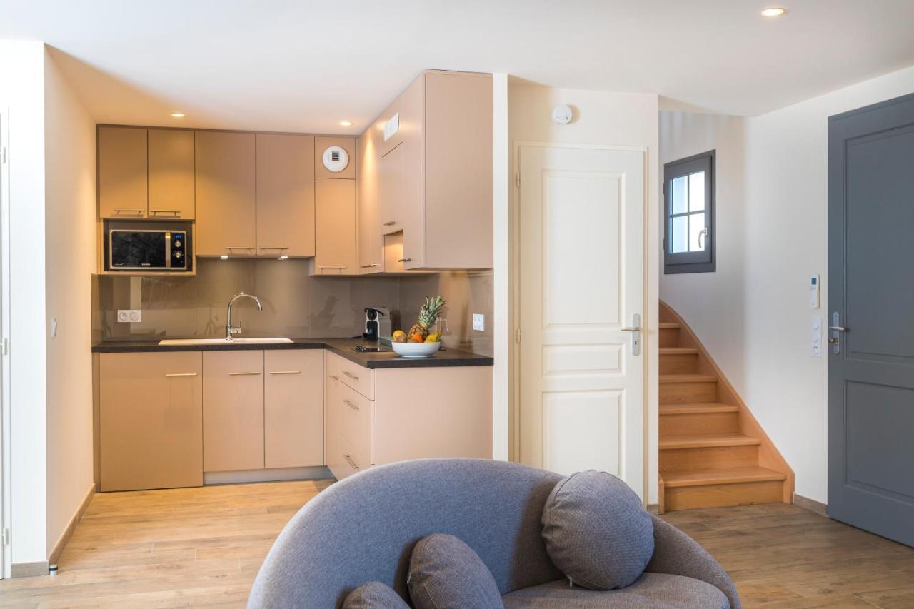 Clos Castel Villas Кастелжалу Екстериор снимка